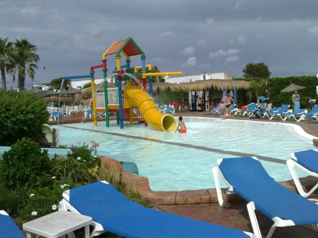  Zona aquática infantil 